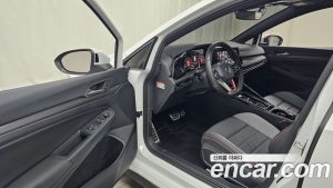 Volkswagen Golf 2.0 GTI 2024 года из Южной Кореи