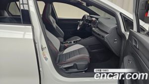 Volkswagen Golf 2.0 GTI 2024 года из Южной Кореи