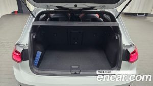 Volkswagen Golf 2.0 GTI 2024 года из Южной Кореи