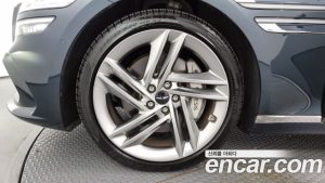 Genesis G80 Бензин 3.5 Turbo AWD 2025 года из Южной Кореи