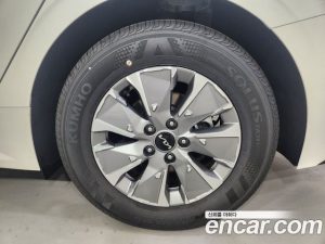 Kia K5 Prestige 2025 года из Южной Кореи