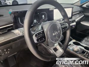 Kia K5 Prestige 2025 года из Южной Кореи