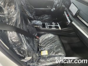 Kia K5 Prestige 2025 года из Южной Кореи