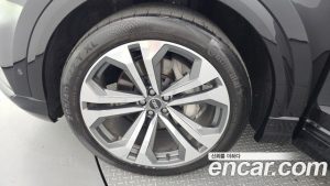 Audi Q8 55 TFSI 4WD Premium 2023 года из Южной Кореи