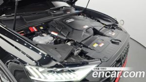 Audi Q8 55 TFSI 4WD Premium 2023 года из Южной Кореи