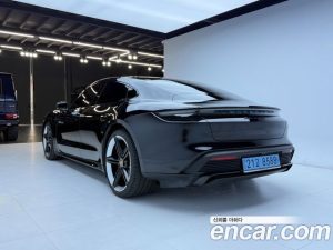 Porsche Taycan Turbo 2022 года из Южной Кореи