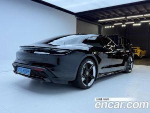 Porsche Taycan Turbo 2022 года из Южной Кореи