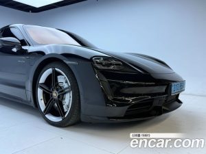 Porsche Taycan Turbo 2022 года из Южной Кореи