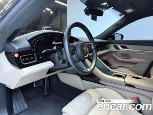 Porsche Taycan Turbo 2022 года из Южной Кореи