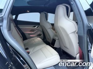 Porsche Taycan Turbo 2022 года из Южной Кореи