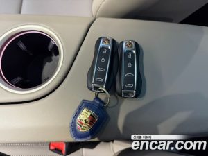 Porsche Taycan Turbo 2022 года из Южной Кореи