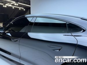 Porsche Taycan Turbo 2022 года из Южной Кореи