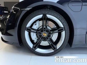 Porsche Taycan Turbo 2022 года из Южной Кореи