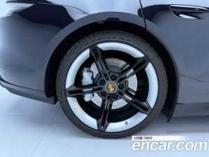 Porsche Taycan Turbo 2022 года из Южной Кореи