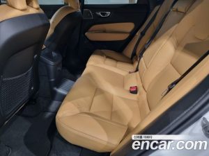 Volvo XC60 T8 Ultra Bright 2025 года из Южной Кореи