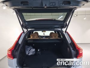 Volvo XC60 T8 Ultra Bright 2025 года из Южной Кореи