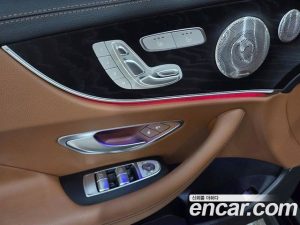 Mercedes-Benz E-Class E300d 4MATIC Coupe 2023 года из Южной Кореи