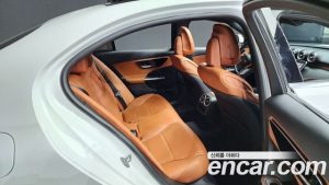 Mercedes-Benz C-Class C300 4MATIC Avantgarde 2023 года из Южной Кореи