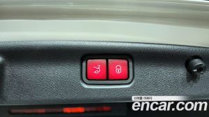 Mercedes-Benz C-Class C300 4MATIC Avantgarde 2023 года из Южной Кореи