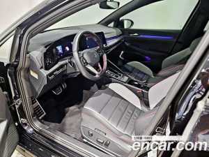 Volkswagen Golf 2.0 GTI 2023 года из Южной Кореи