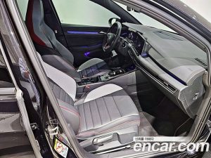 Volkswagen Golf 2.0 GTI 2023 года из Южной Кореи