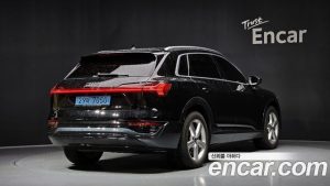 Audi Q8 e-tron 50 4WD 2024 года из Южной Кореи