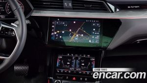 Audi Q8 e-tron 50 4WD 2024 года из Южной Кореи