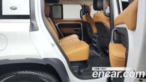 Land Rover Defender 110 D300 HSE 2023 года из Южной Кореи