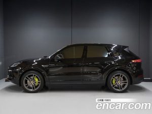 Porsche Cayenne 3.0 2023 года из Южной Кореи