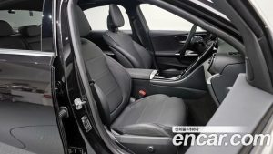 Mercedes-Benz C-Class C300 4MATIC Avantgarde 2024 года из Южной Кореи