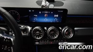 Mercedes-Benz GLB-Class GLB250 4MATIC 2024 года из Южной Кореи