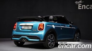 Mini Cooper Convertible Seaside Edition 2023 года из Южной Кореи