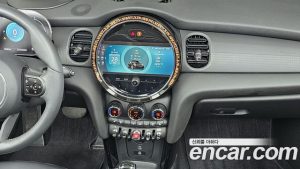 Mini Cooper Convertible Seaside Edition 2023 года из Южной Кореи