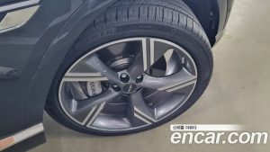 Genesis GV80 2.5T Бензин 2WD 2024 года из Южной Кореи