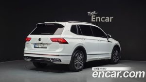 Volkswagen Tiguan 2.0 TSI R-Line 2023 года из Южной Кореи