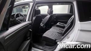 Volkswagen Tiguan 2.0 TSI R-Line 2023 года из Южной Кореи