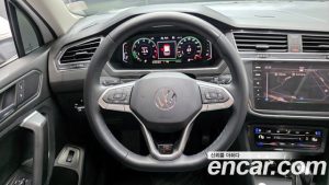 Volkswagen Tiguan 2.0 TSI R-Line 2023 года из Южной Кореи