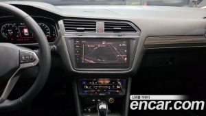 Volkswagen Tiguan 2.0 TSI R-Line 2023 года из Южной Кореи