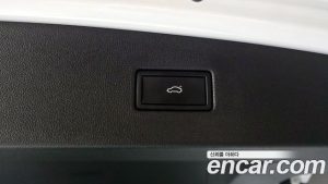 Volkswagen Tiguan 2.0 TSI R-Line 2023 года из Южной Кореи