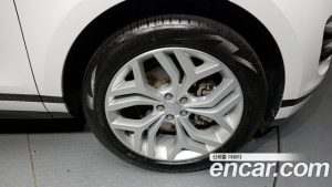 Land Rover Range Rover Evoque P250 R-Dynamic SE 2023 года из Южной Кореи