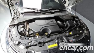 Land Rover Range Rover Evoque P250 R-Dynamic SE 2023 года из Южной Кореи