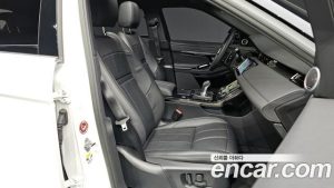 Land Rover Range Rover Evoque P250 R-Dynamic SE 2023 года из Южной Кореи