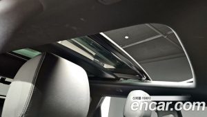 Land Rover Range Rover Evoque P250 R-Dynamic SE 2023 года из Южной Кореи