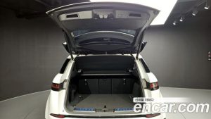 Land Rover Range Rover Evoque P250 R-Dynamic SE 2023 года из Южной Кореи