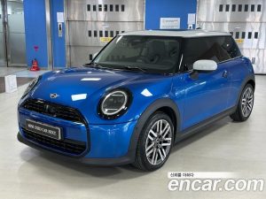 Mini Cooper CLASSIC 2025 года из Южной Кореи