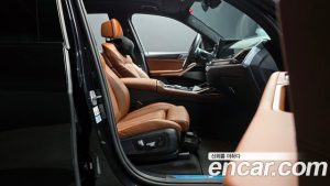 BMW X7 xDrive 40i M Sport 7-Seater 2024 года из Южной Кореи