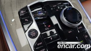 BMW X7 xDrive 40i Design Pure Excellence 6 2023 года из Южной Кореи