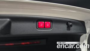 Mercedes-Benz C-Class C300 4MATIC Avantgarde 2023 года из Южной Кореи