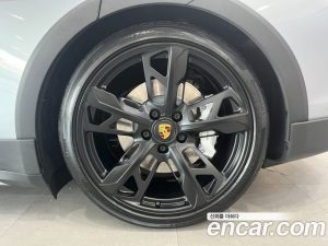 Porsche Taycan Turbo CROSS TURISMO 2024 года из Южной Кореи