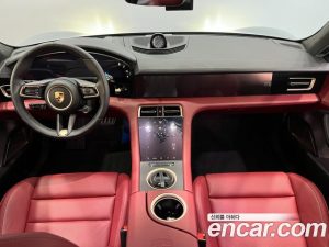 Porsche Taycan Turbo CROSS TURISMO 2024 года из Южной Кореи